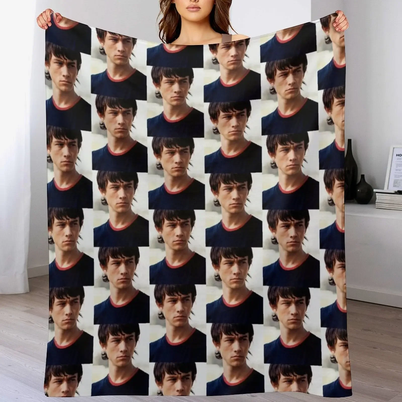 

Joseph Gordon Levitt in Mysterious Skin Throw Blanket Bed covers Decorative Beds Fashion Sofas Hair Blankets