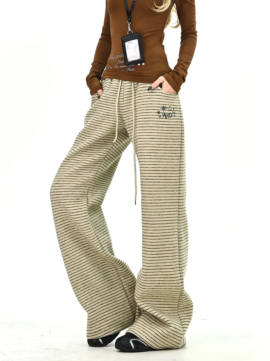 

Модные повседневные женские брюки весна 2026: свободные, в американском уличном стиле, для расслабленного образа, длинные, в пол, в полоску, с широкими штанинами