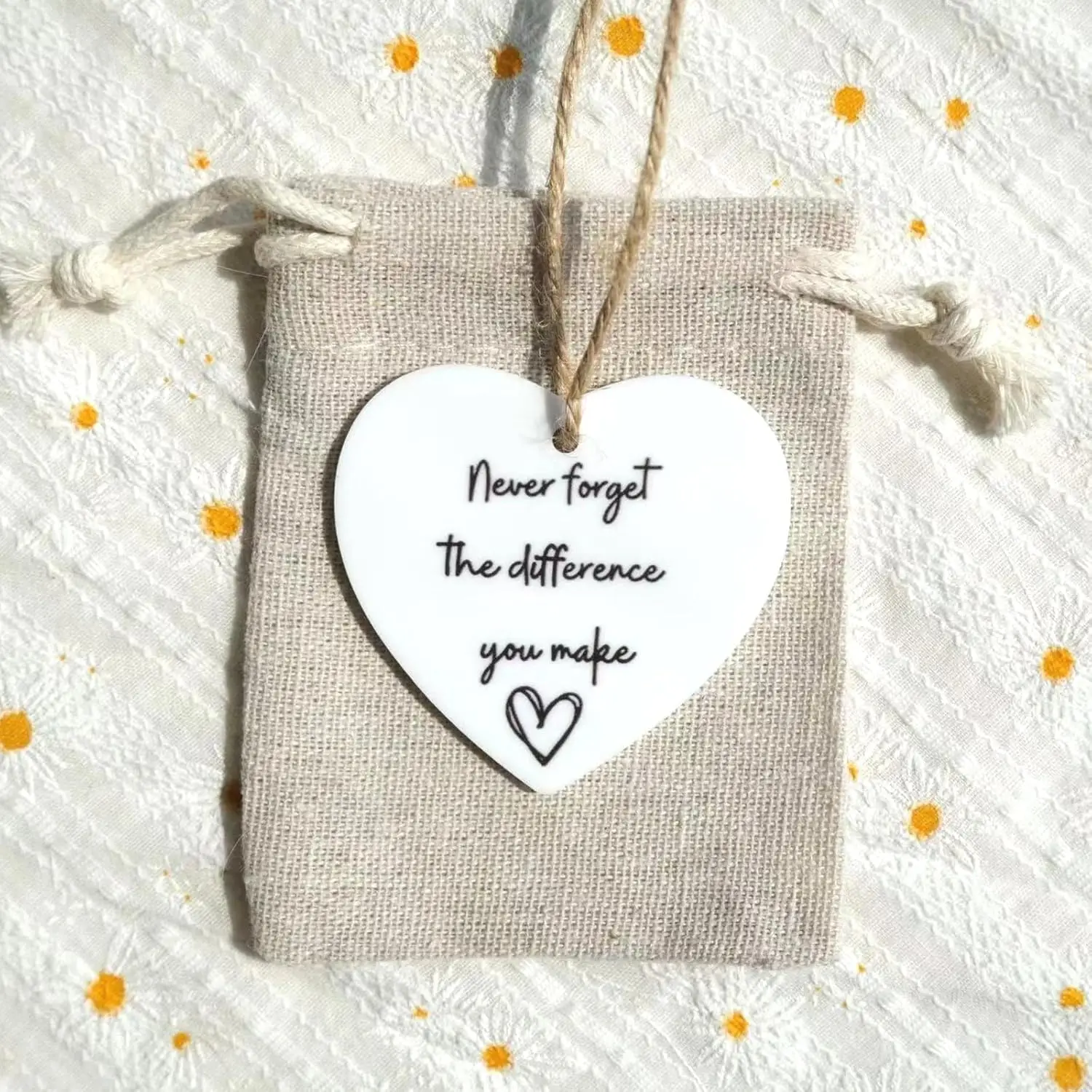 Plaque + sac, 1 pièce, cadeau de remerciement pour ami, cœur suspendu en acrylique, cadeau jamais oublier la différence que vous faites, ornement de remerciement