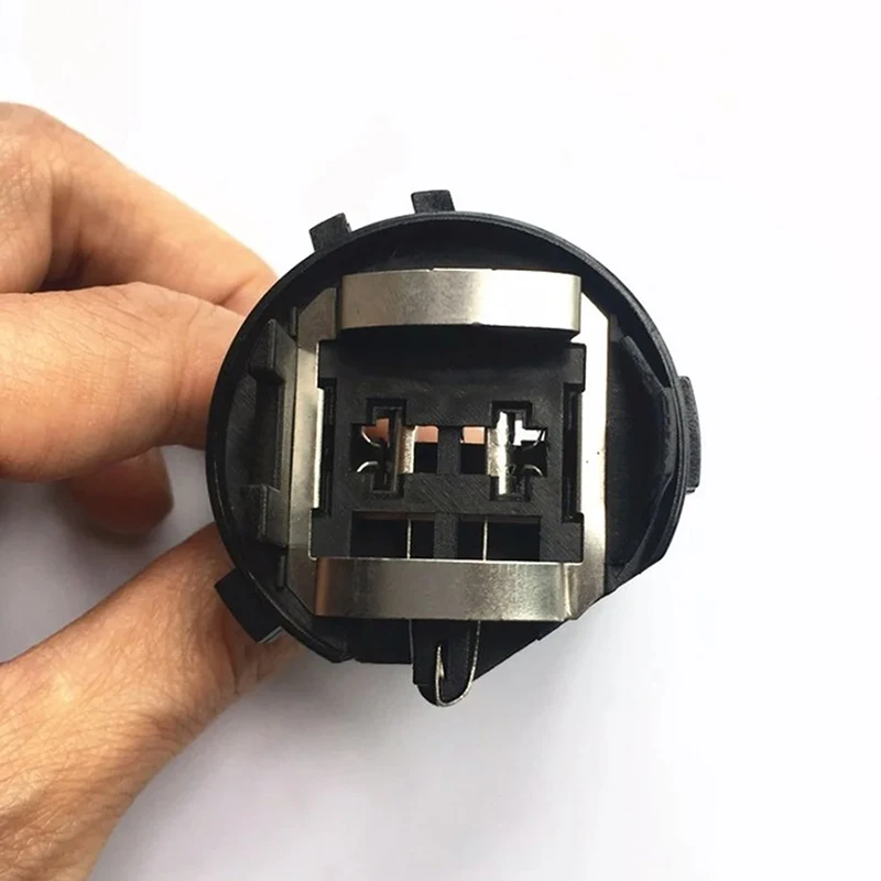 12V 55W H7 Halogen Lamp Bracket Low Beam Headlight Bulb Adapter Holder For VW Golf 7 MK7 Tiguan Touran Sharan Scirocco 5K0941109