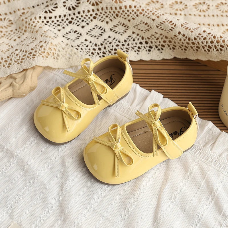 

Туфли Мэри Джейн из лакированной кожи с бантом для малышей, милые балетки с круглым носком и бантиками для девочек, розовые, желтые, нарядные туфли