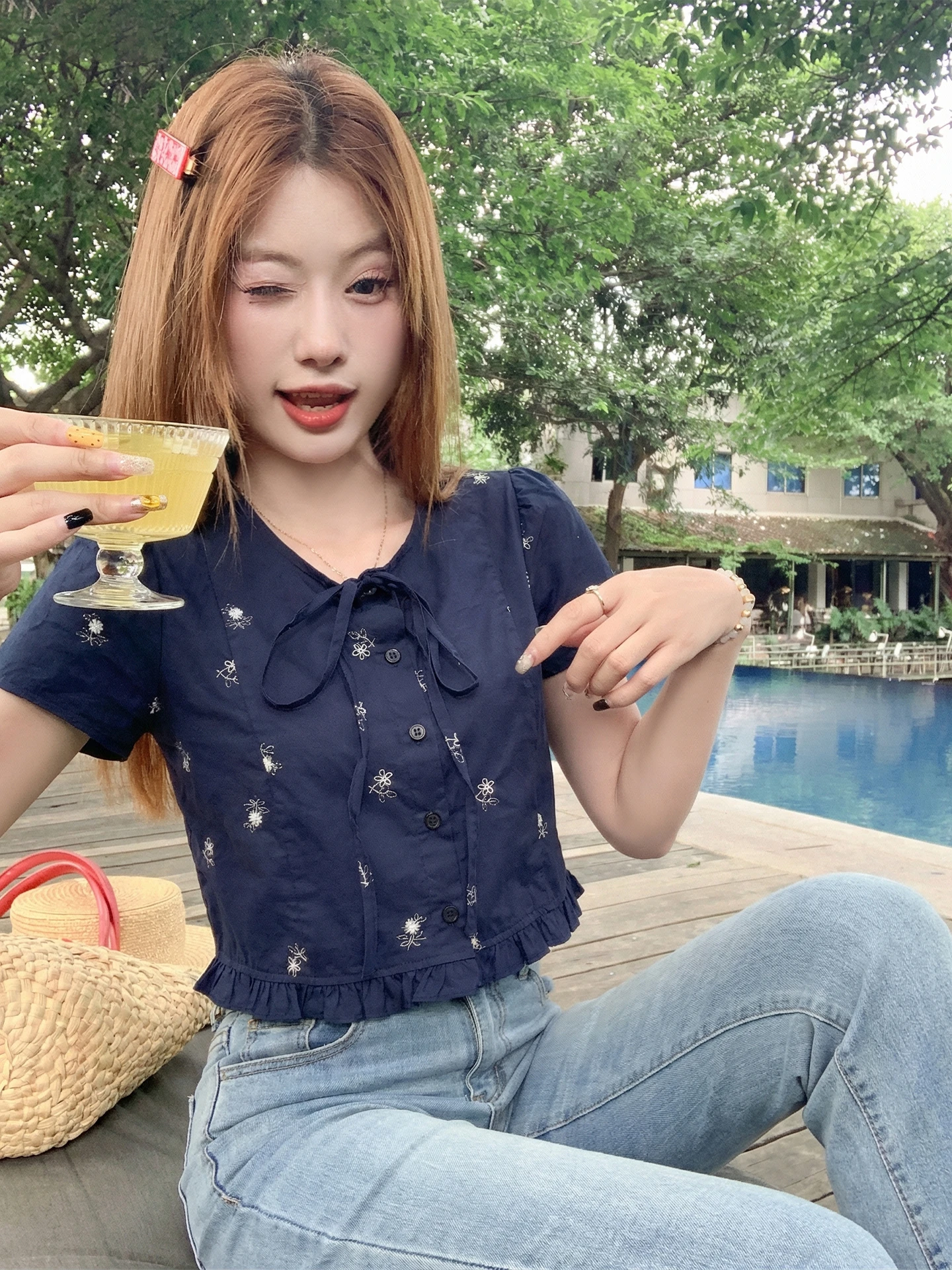 

Женская летняя блузка в корейском стиле с цветочным принтом, коротким рукавом-фонариком, V-образным вырезом, повседневная модная блузка маленького размера