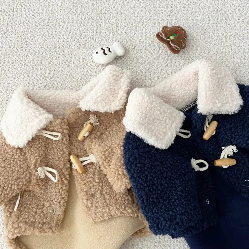 Jesień Zima Zagęszczony Ciepły Płaszcz Pies Kot Klamra Shake Fleece Płaszcz Teddy Yorkshire Mały Puppy Dog Horn Buckle Coat Clothes