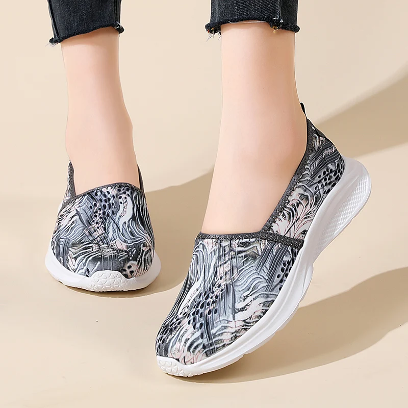 

Women's Summer Mesh Flat Shoes Are Lightweight Suitable for Wearing Loafers Soft Soled Walking Comfort Casual Shoes