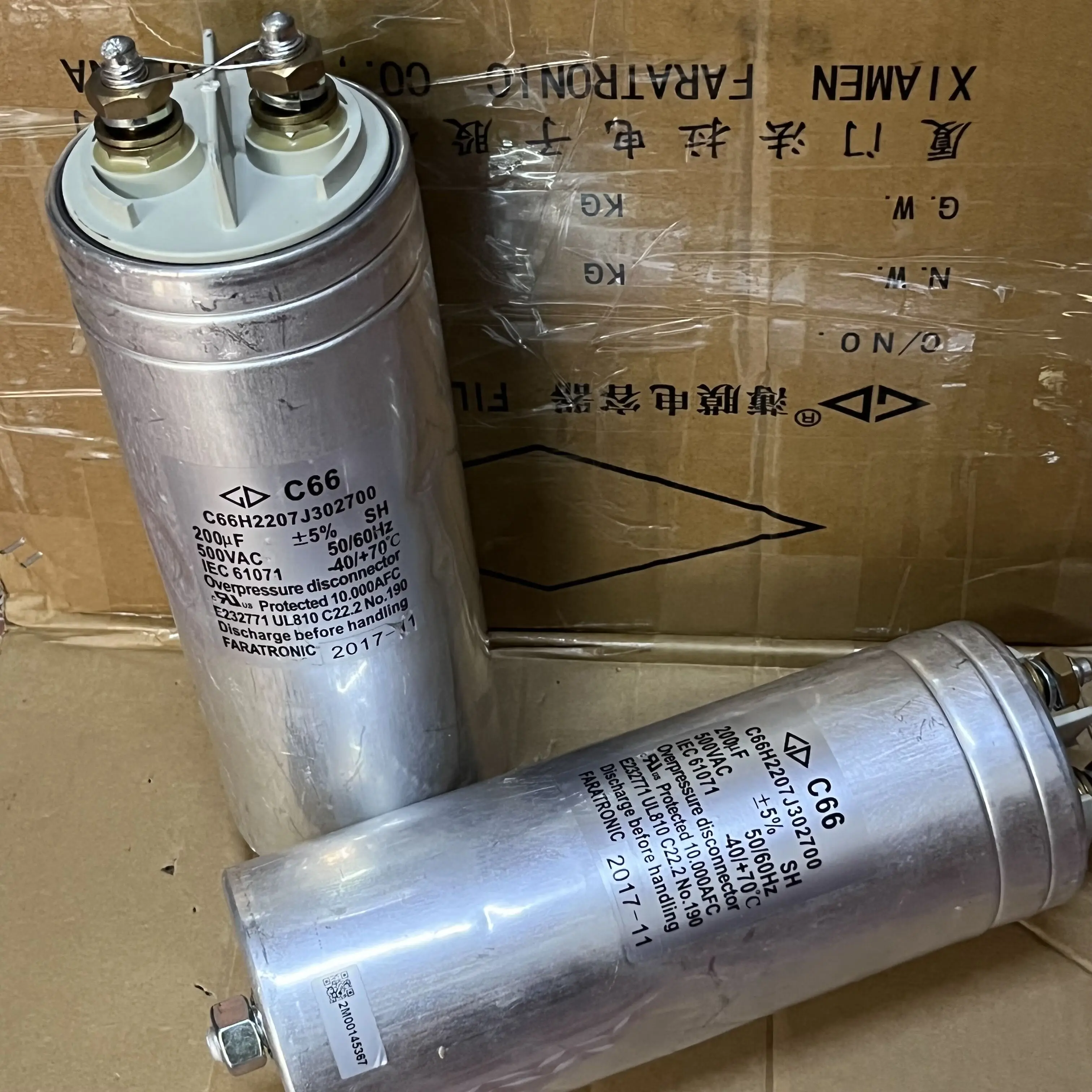 

Оригинальный C66H2207J302700 200 мкФ 500 В переменного тока, высоковольтный масляный фильтр-конденсатор 84*202 мм