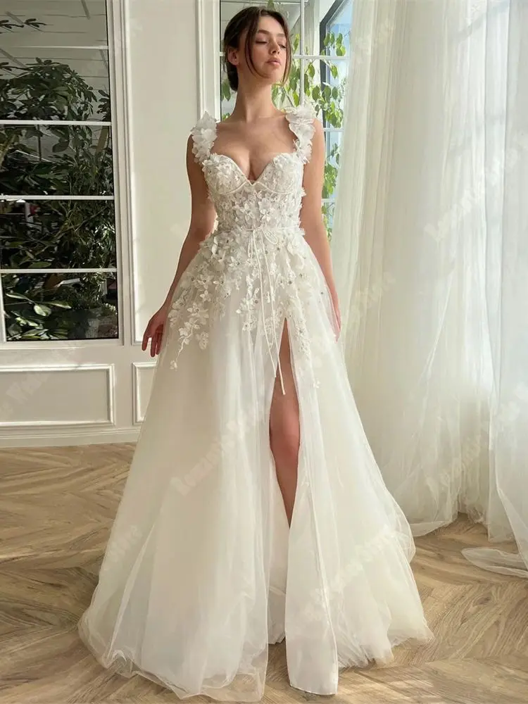 Vestido de novia con tirantes para el hombro y flores, traje sin mangas con escote en forma de corazón, longitud de fregado de dobladillo esponjoso, tul brillante, novedad