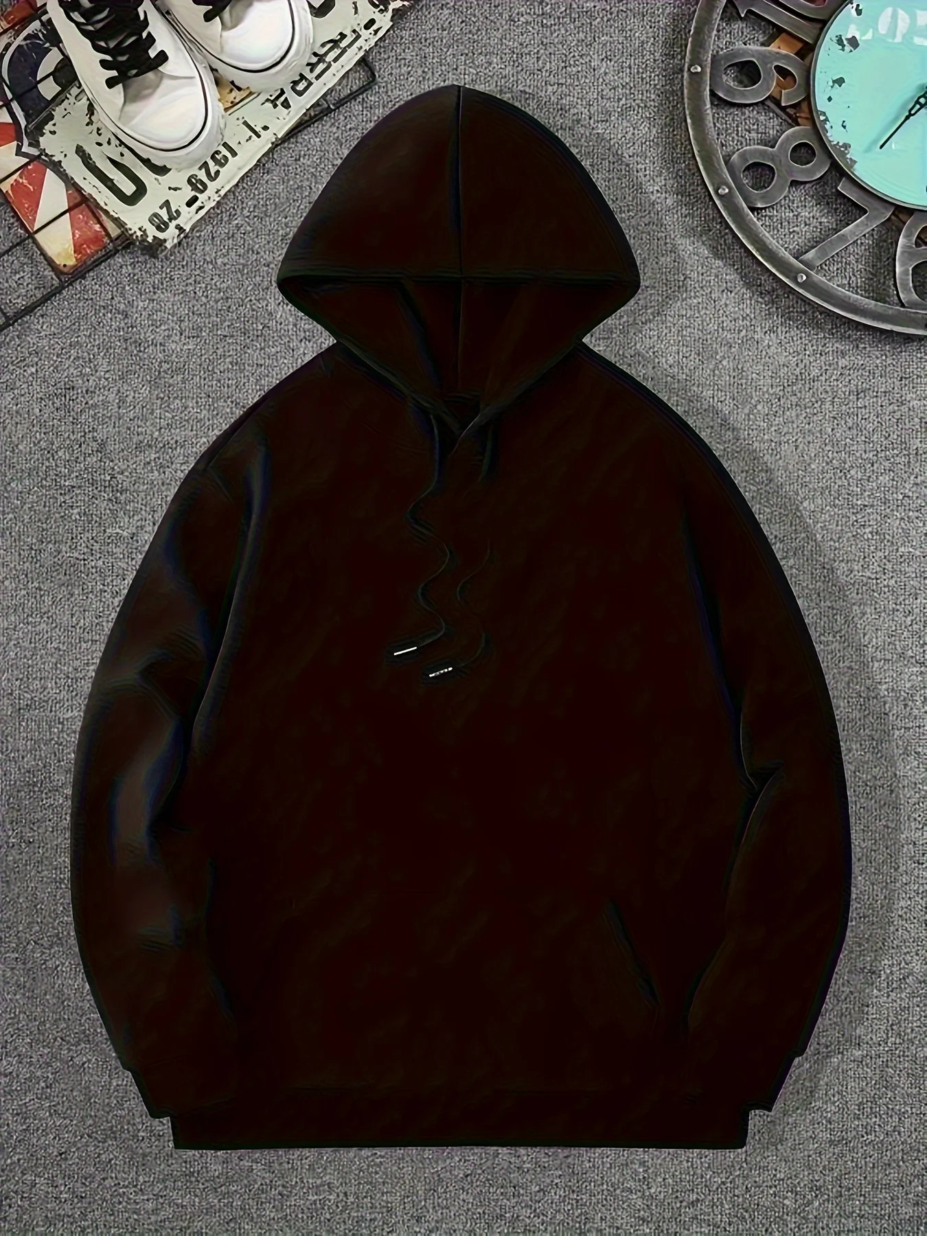 Men’s hoodie featuring a minimalist line-art print—perfect for daily commutes, trendy casual wear, and relaxed style.