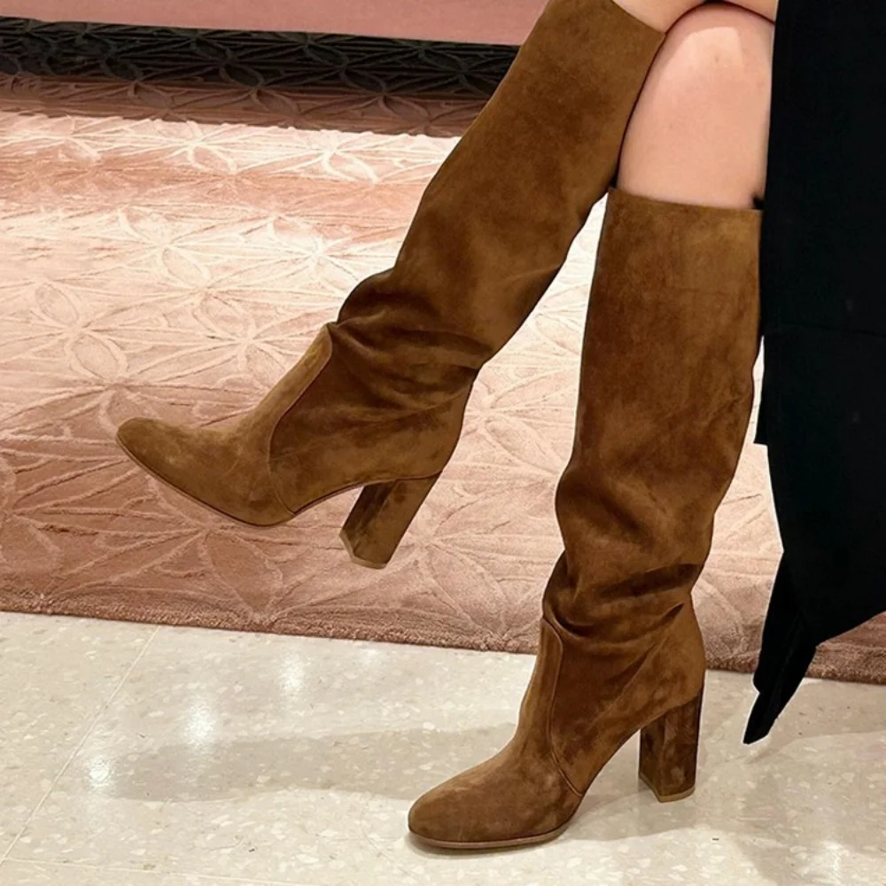 

2025 Winter new style suede pleated high-heeled fashion boots, chunky heels, pointed toe, oversized oversized telescopic boots f