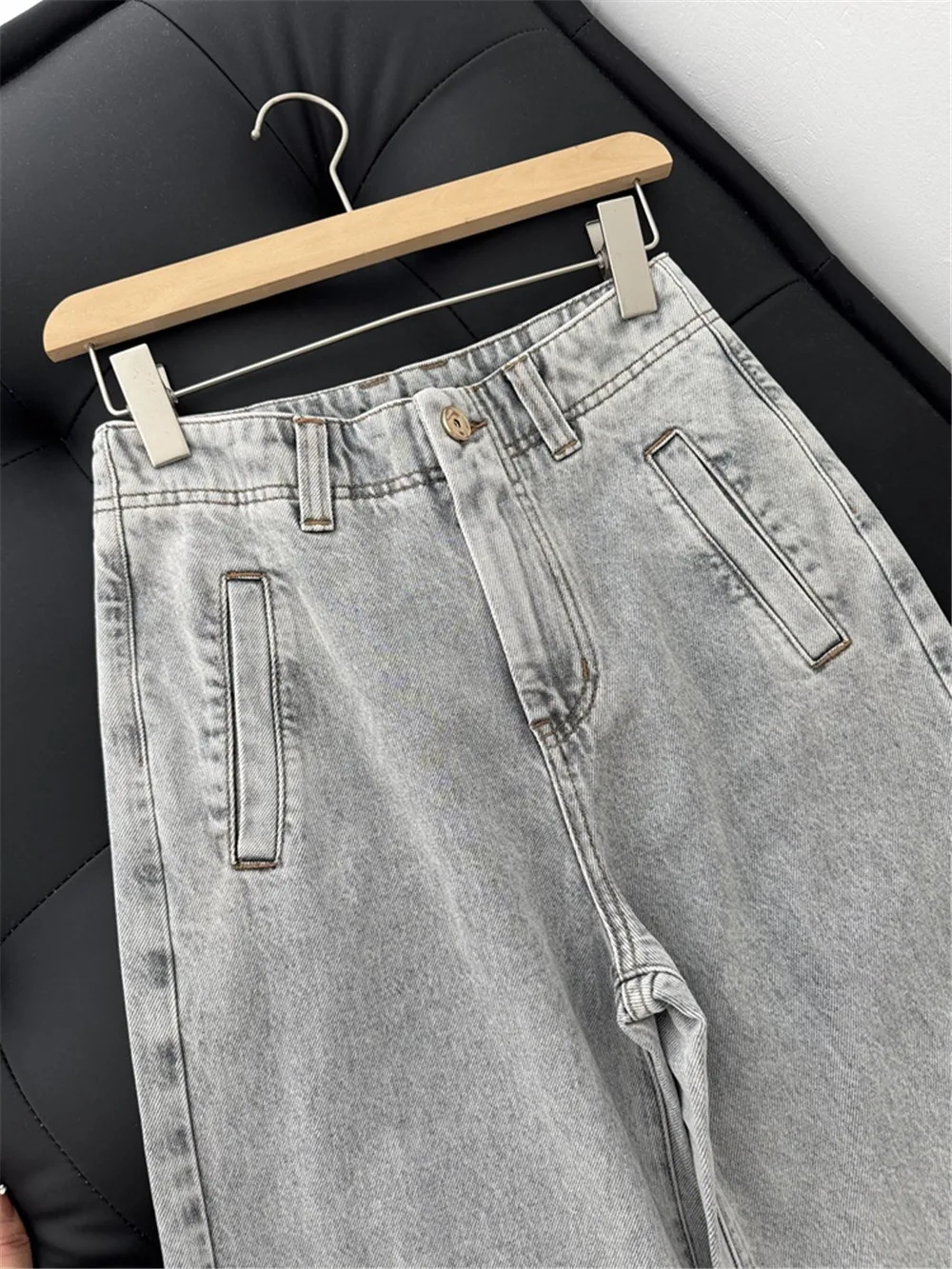 

25. Новые женские свободные и мягкие белые прямые джинсы со снежинками и широкими штанинами