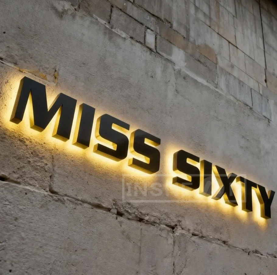 علامة باب الشقة شعار شخصي الذهب معدن الخلفية للجدار مكتب الجمال الأعمال الإعلان 3D صالون اسم Led النيون بار