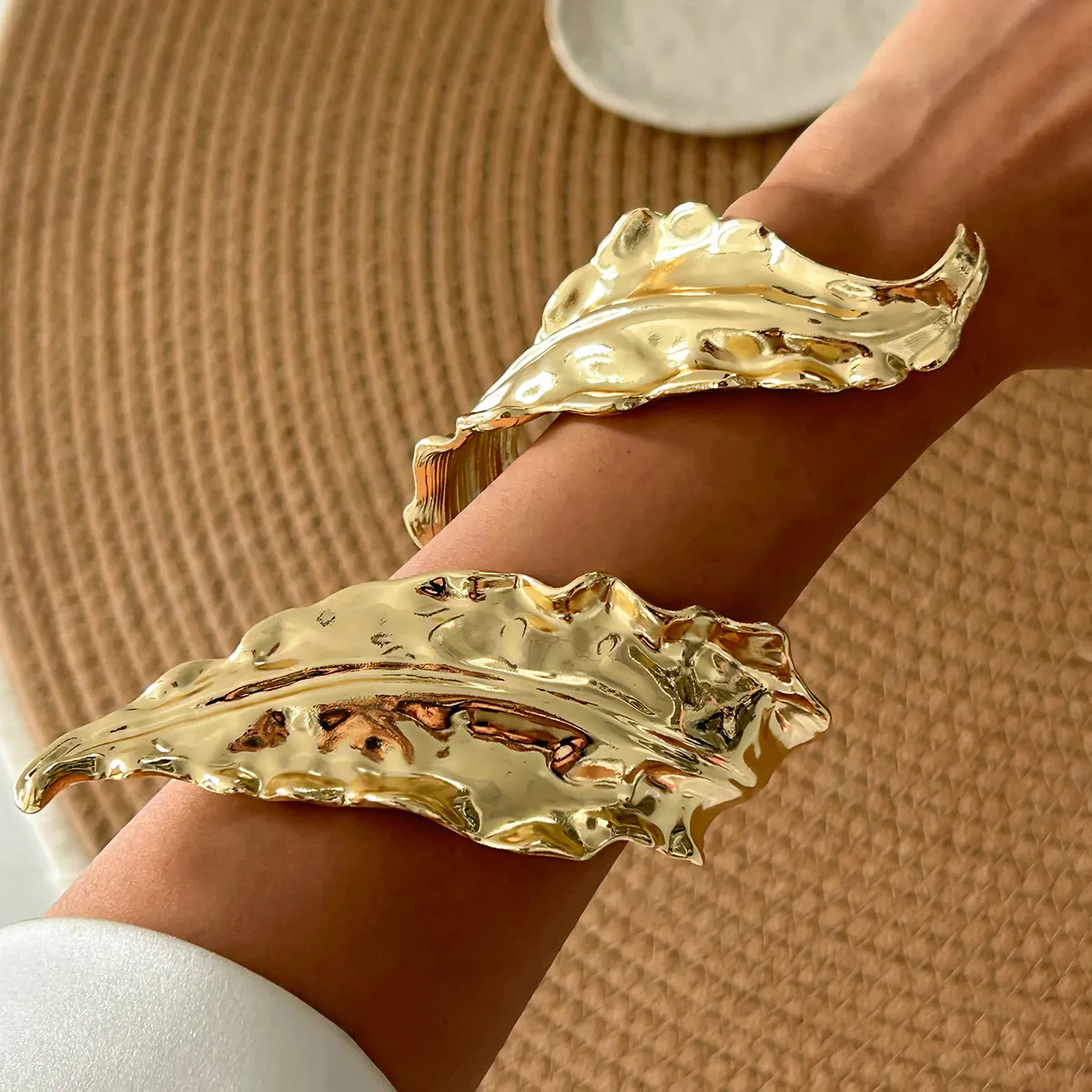 DIEZI Luxury Gold Color Metal Leaves Cuff Bangles for Women Men Exaggerated Punk Geometric Wrap Bangle Bracelet Party Jewelry