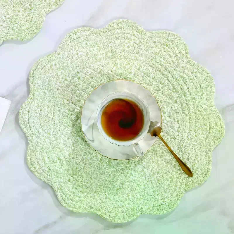 1 Pcs 38cm Round Cotton Quilted Table Mat, Microfiber Filling Washable Placemat for Dining, Kitchen Decor & Heat Protection