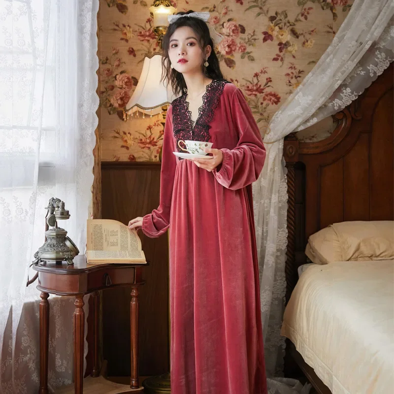 Winter Long-sleeved Velvet Sleep Tops Plus Size Women Nightgown Lace Solid Vintage Nightgowns Sexy Sleepshirts Sleeping Dress