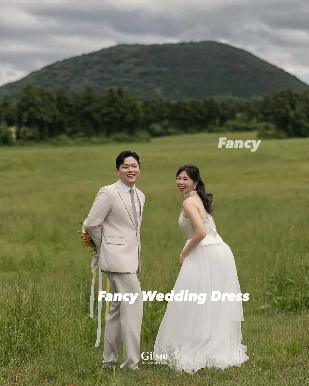 ชุดแต่งงานเจ้าหญิงสายเดี่ยวแบบแฟนซี สไตล์เกาหลี สำหรับถ่ายรูป ทรงเอไลน์ ผ้าซาตินนุ่มและผ้าทูลล์ ชุดเจ้าสาวรัดตัวด้านหลัง สามารถสั่งตัดได้