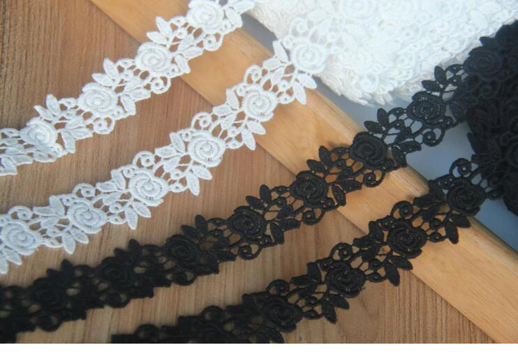 1yard Width: 2.5cm New Style Flower Lace Black and Ivory White Thread Embroidery Laces Sewing Accessories(SS-4023)