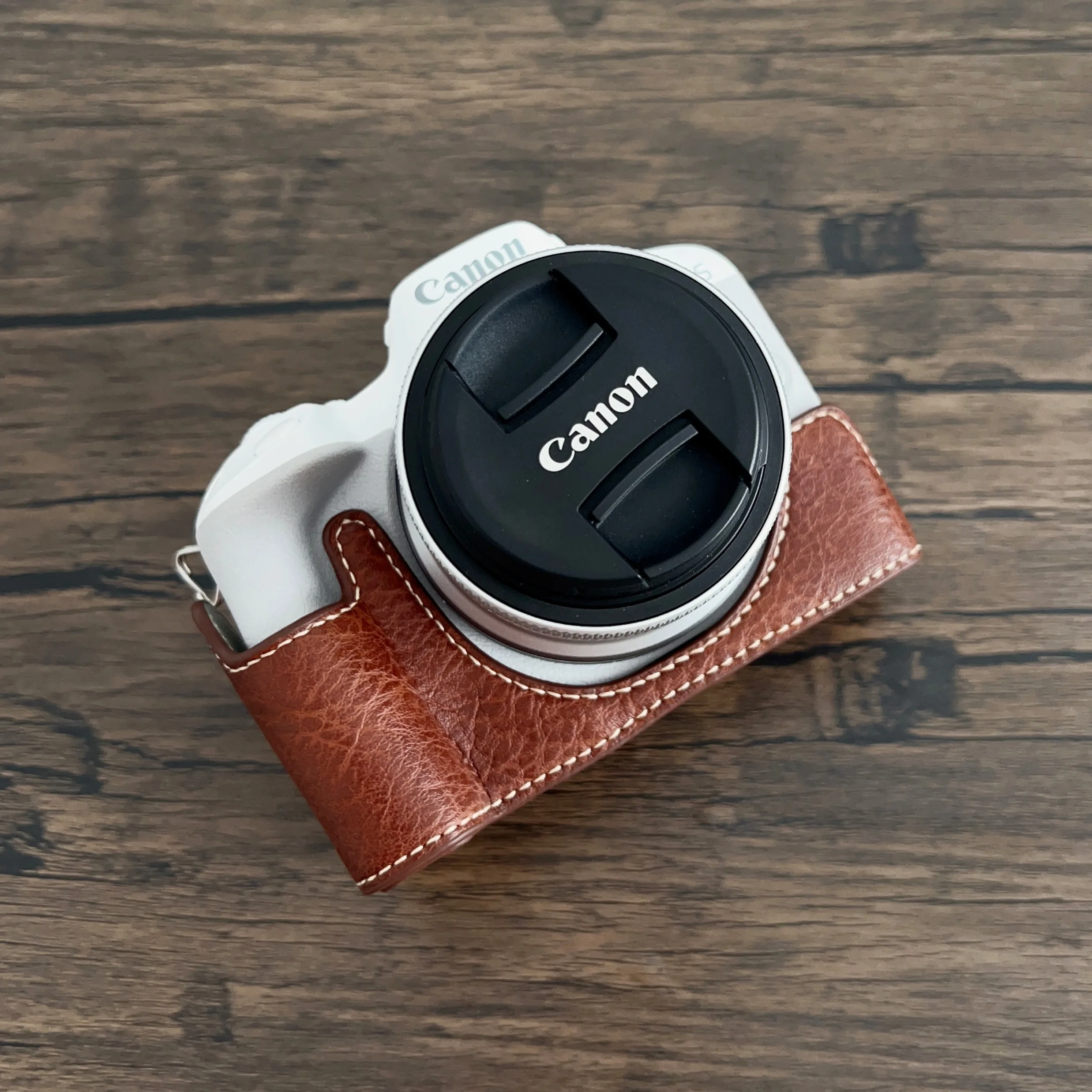 Casing kulit PU pola Buffalo tas Video kamera pelindung dasar setengah bodi untuk Canon EOS R50 R100 penutup bawah bukaan pelindung