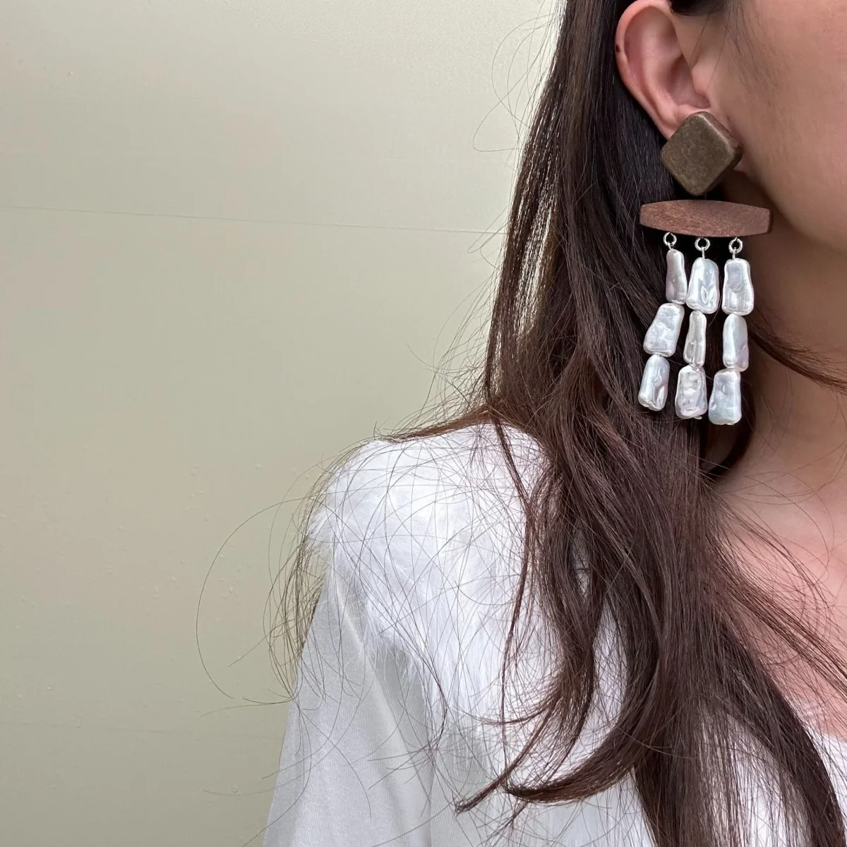 Baroque Simulated Pearl Curtain Shaped Drop Earrings for Women Wooden Irregular Pearl Beads Spliced Dangle Earrings Jewelry Gift