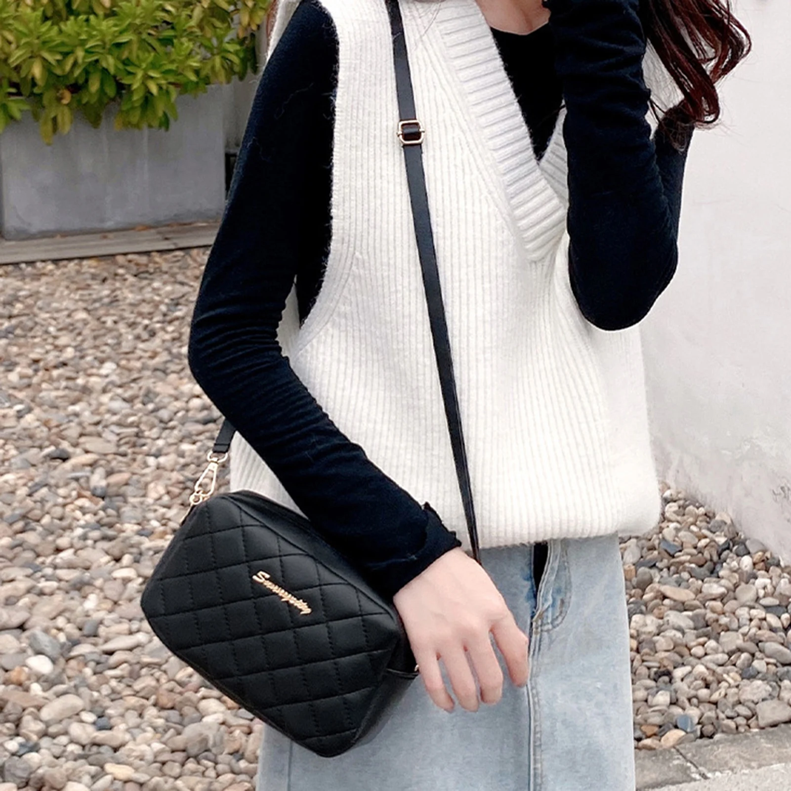 

Square Shoulder Bag for Women Vintage Solid Color Square Crossbody Bags Suitable for Women Girls Gift
