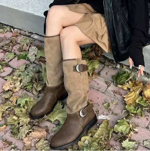

Retro Brown Black Patchwork Suede Leather Metal Buckles Round Toe Tube Slip On Flat Mid-calf Boots Women Leisure Street Boots
