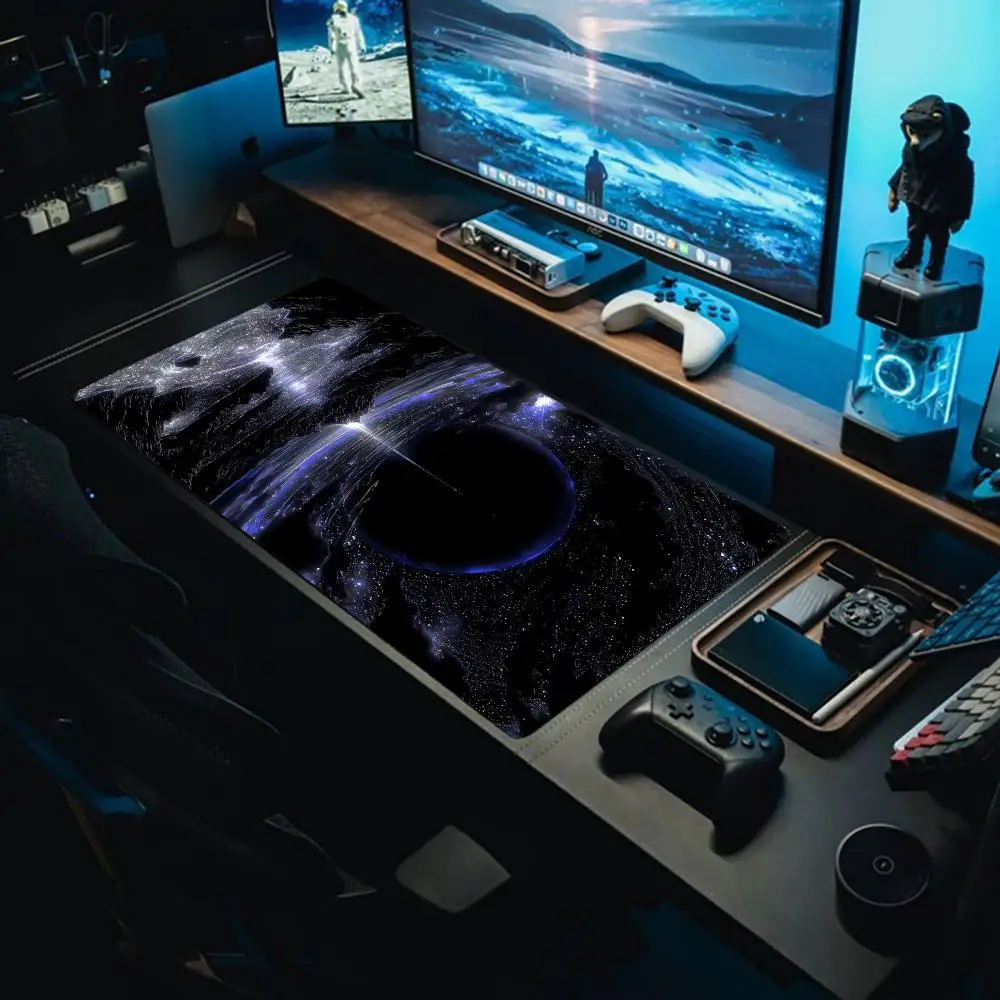 

Jumbo-sized non-slip, dirt-resistant gaming mouse pad