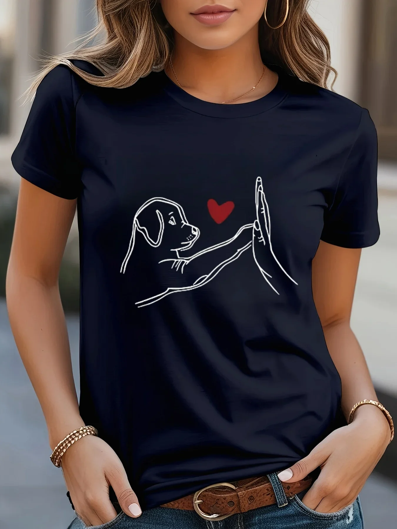 تي شيرت نسائي كاجوال بأكمام قصيرة مع كلب عالي الخمسة وطباعة قلب ورقبة دائرية للارتداء اليومي #2