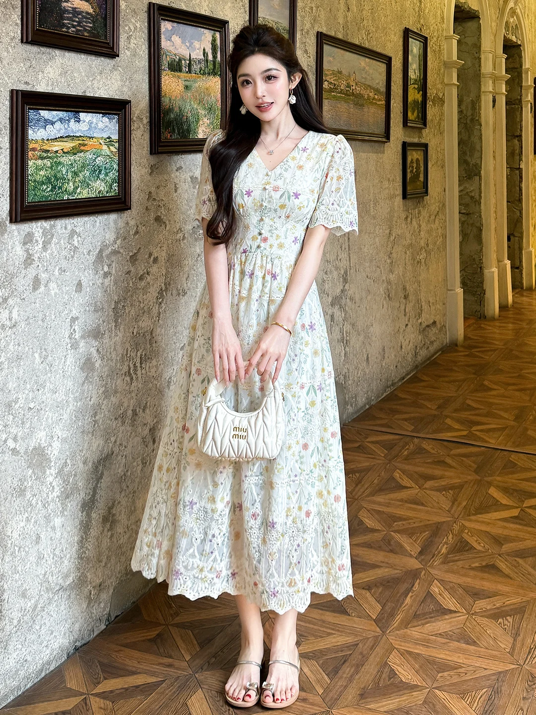 

Elegant Romantic Long Dress V-Neck Embroidered Floral Slimming Summer New Style French Style A-Line Skirt Short Sleeve Women'...