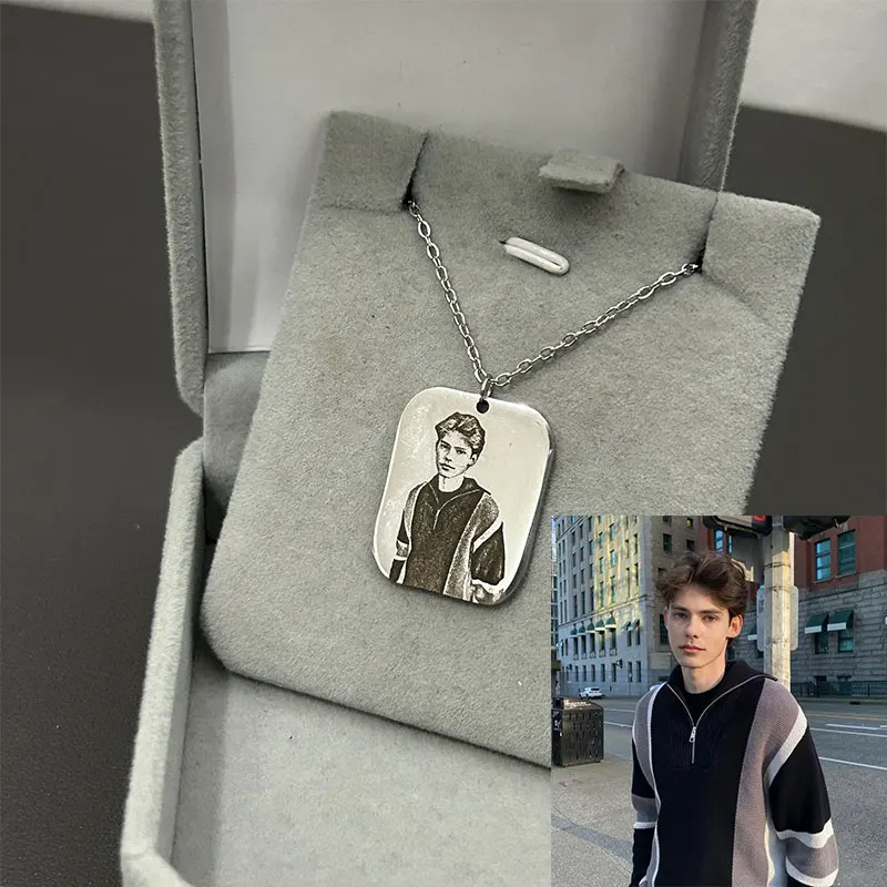 สร้อยคอแฟชั่นสตรีทแบบสั่งทำ สร้อยคอช็อคเกอร์พร้อมรูปภาพส่วนตัว สลักเลเซอร์ตามแบบที่ต้องการ ของที่ระลึกสำหรับผู้ชายและผู้หญิง