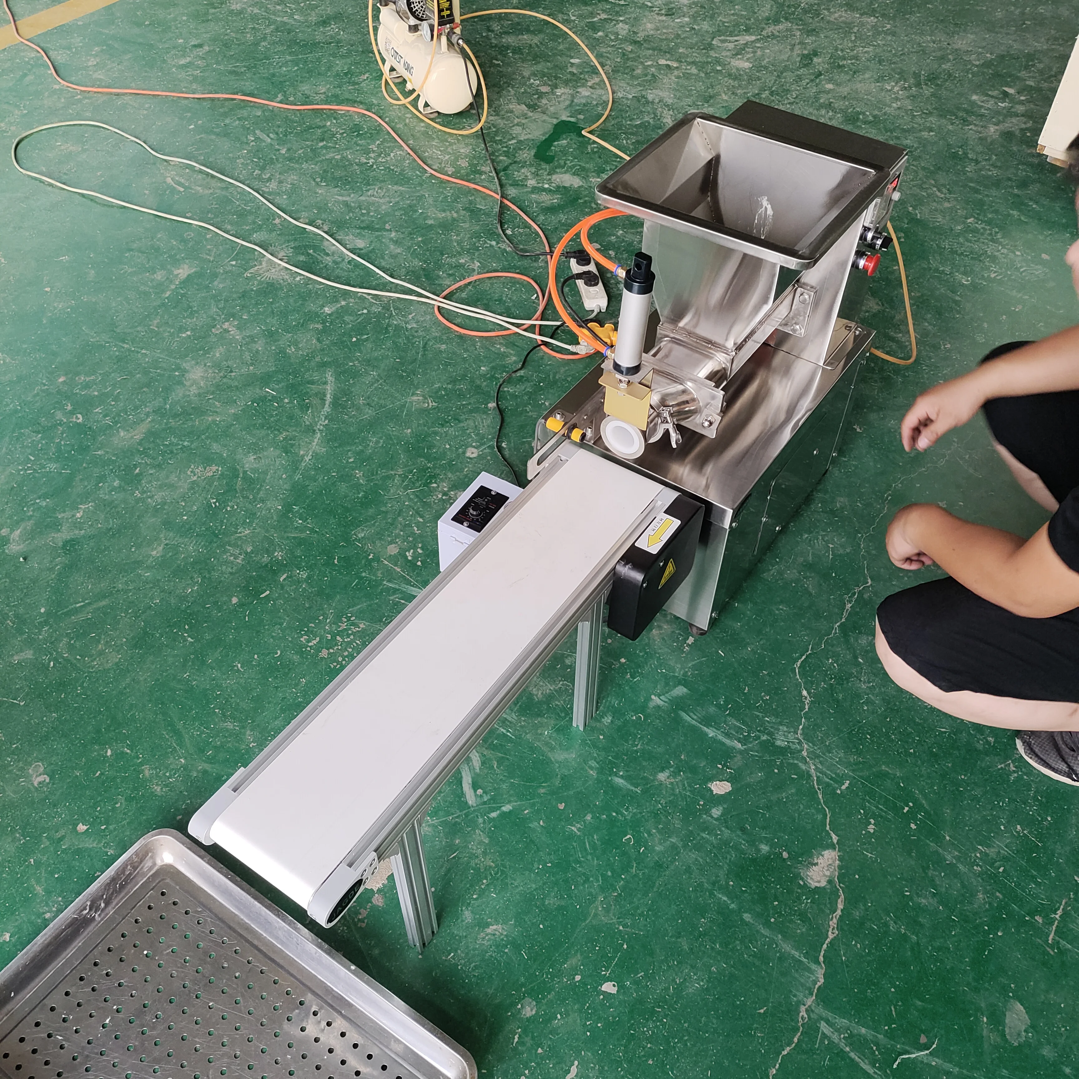 

Automatic Stainless Steel Dough Divider Rounder Pizza Dough Cutting Machine Pizza Dough Ball Machine For Sale