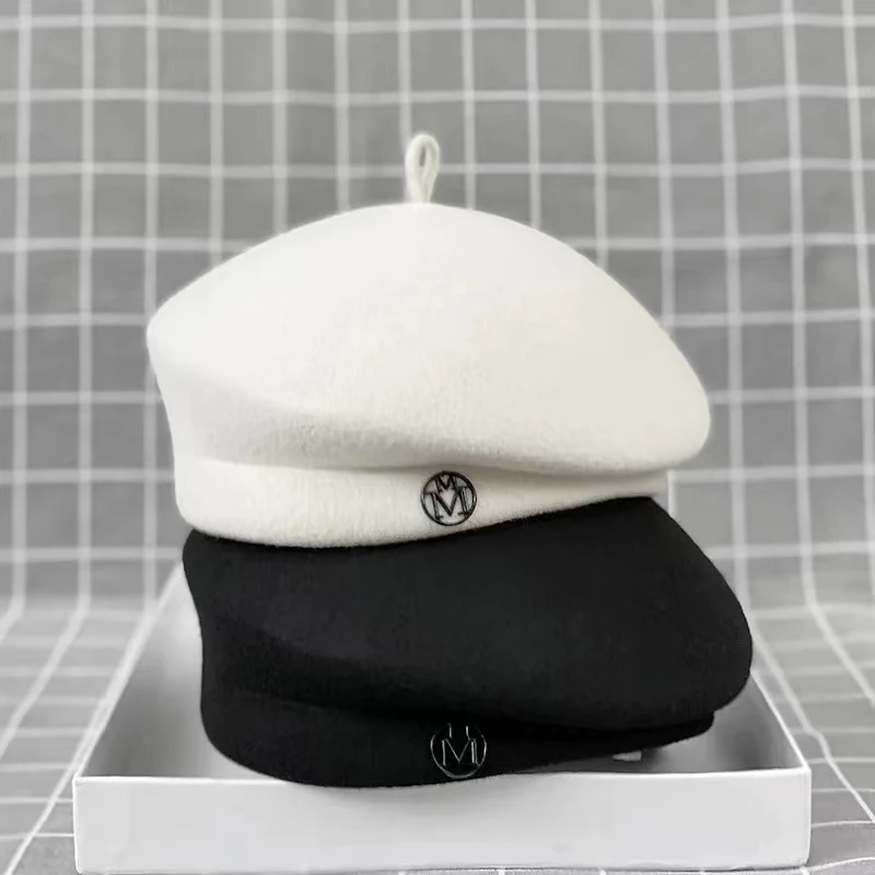 New Classic Ladies Berets Fancy Wool Felt Warmer White Black Autumn Winter Painter Hat Retro Versatile Women Fascinator Fedoras