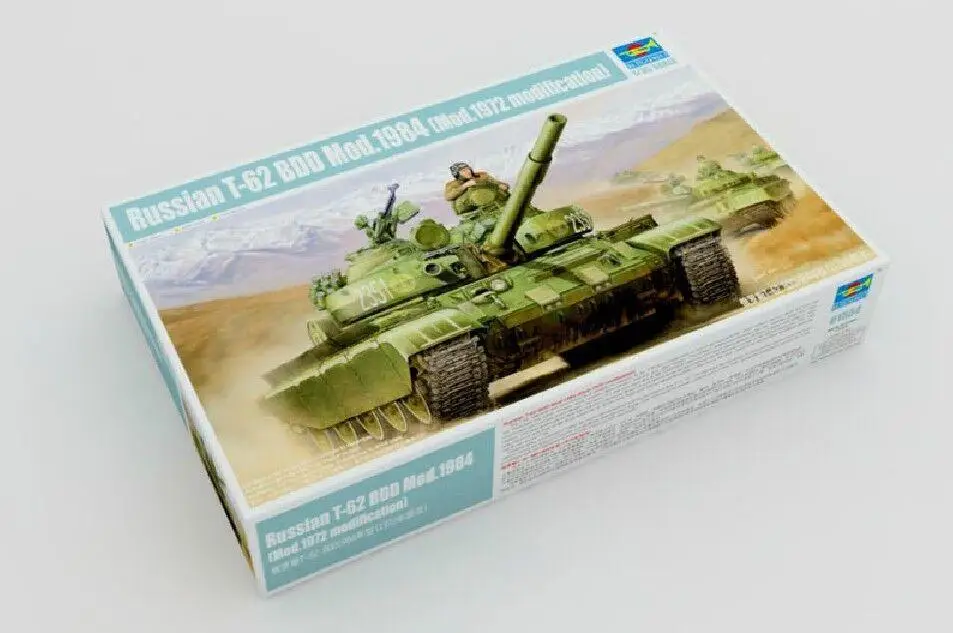 

Trumpeter 01554 1/35 Russian T-62 BDD Mod.1984 "Mod.1972 modification" Model Kit