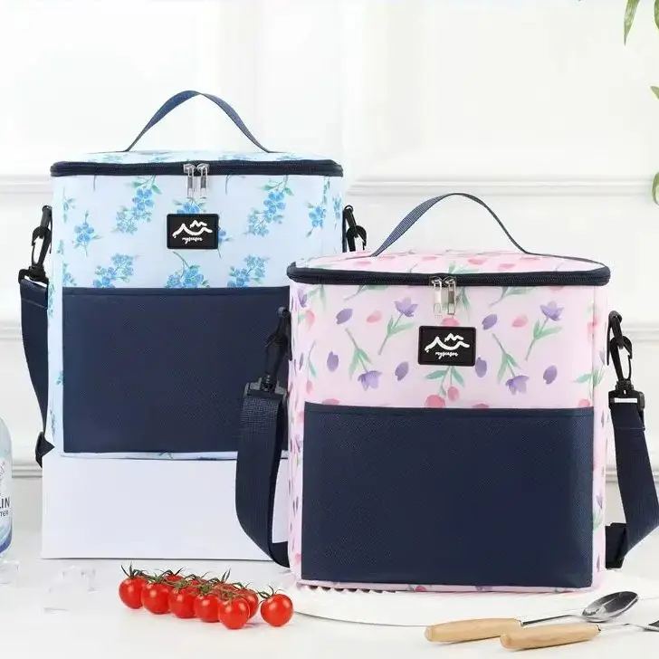 Square portable insulated bag with large capacity lunch bag for office workers with rice aluminum foil ice pack portable insulat