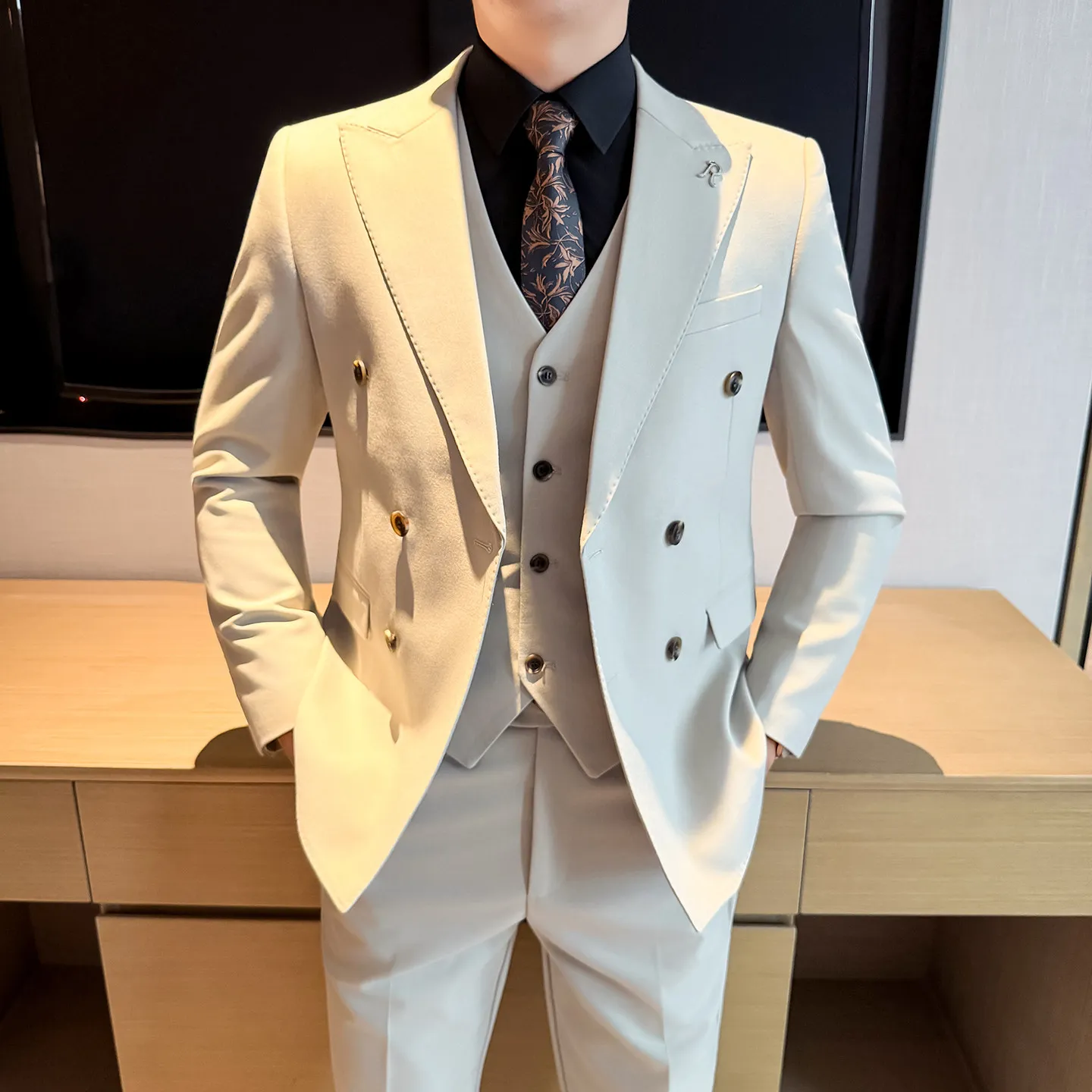 High-Quality Fashionable Casual Double-Row Button Men's Suit Set for Business Groomsmen Wedding Dresses Three-Piece Set