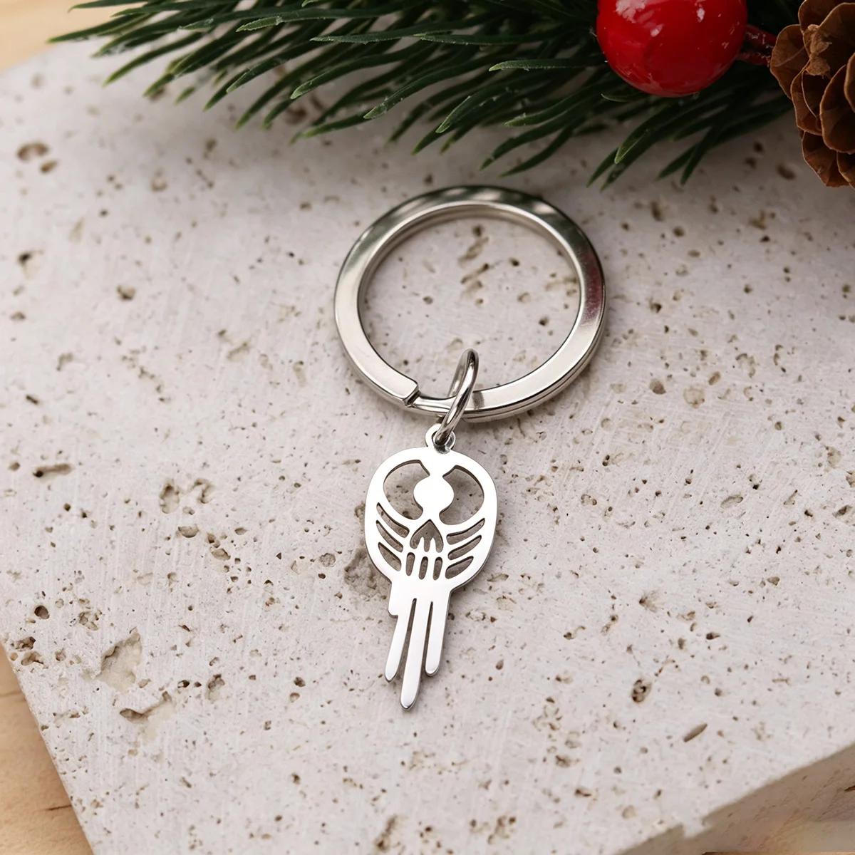 Minimalist Abstract Angel Keychain Stainless Steel Hollow Winged Pendant Keyring Backpack Bag Jewelry Accessories for Men Women