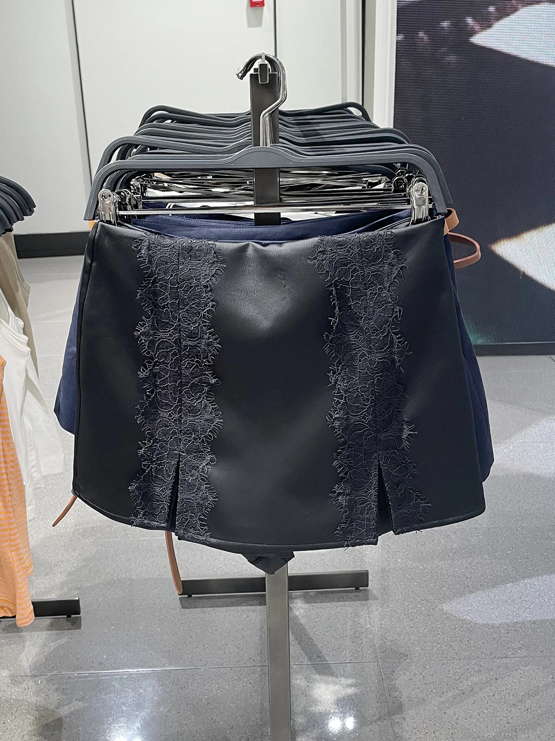 

Summer 2026 New Arrival Black Lace Splice Split Skirt Pants Women's Fashionable Versatile mid Waist A-Line Half Skirt