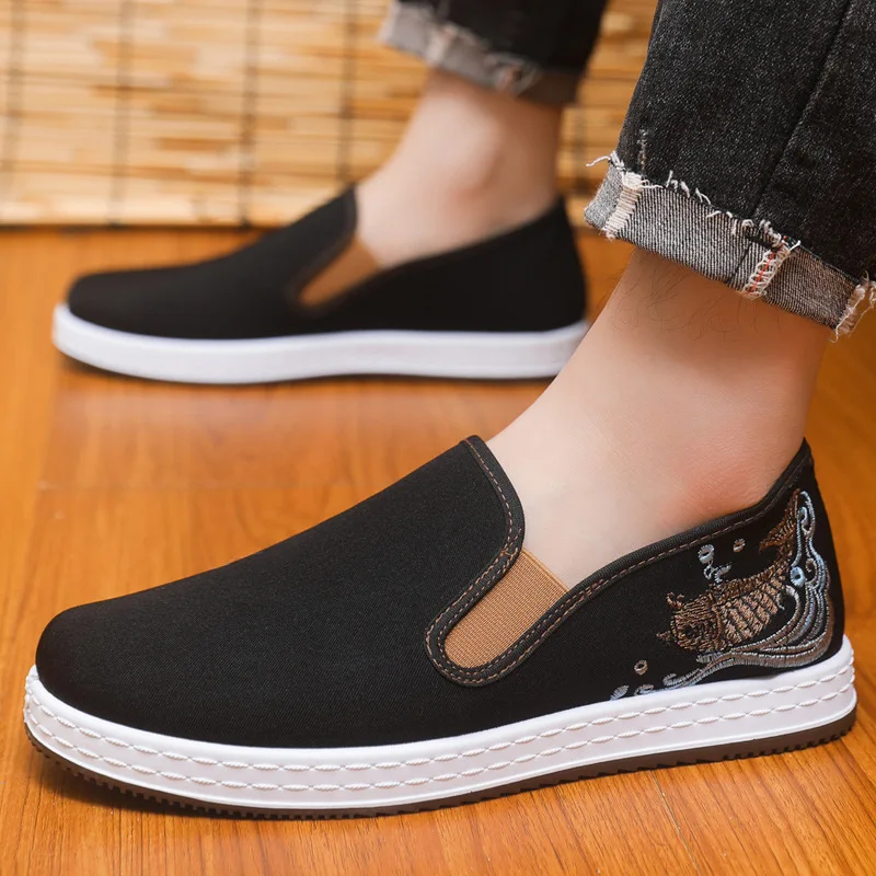 

2025 New Ethnic Style Embroidered Old Beijing Cloth Shoes, Breathable One-pedal Men's Canvas Shoes in Summer