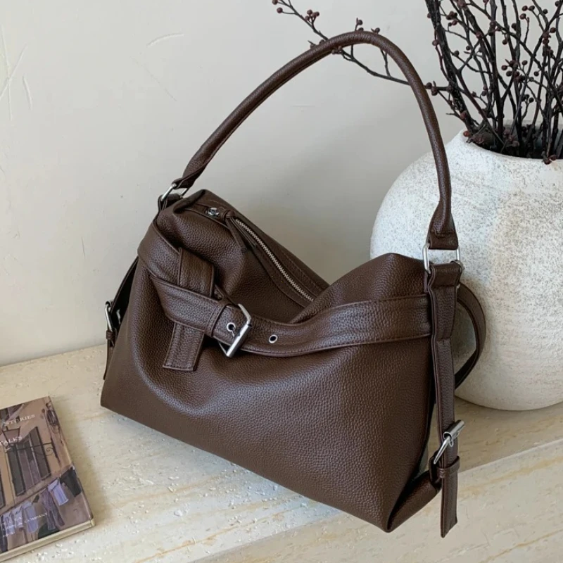 

Large Capaci Casual Commuter Black Tote Bag Faionable Motorcycle Bag Underarm Crossbody Bag for Young Men And Women Handbags