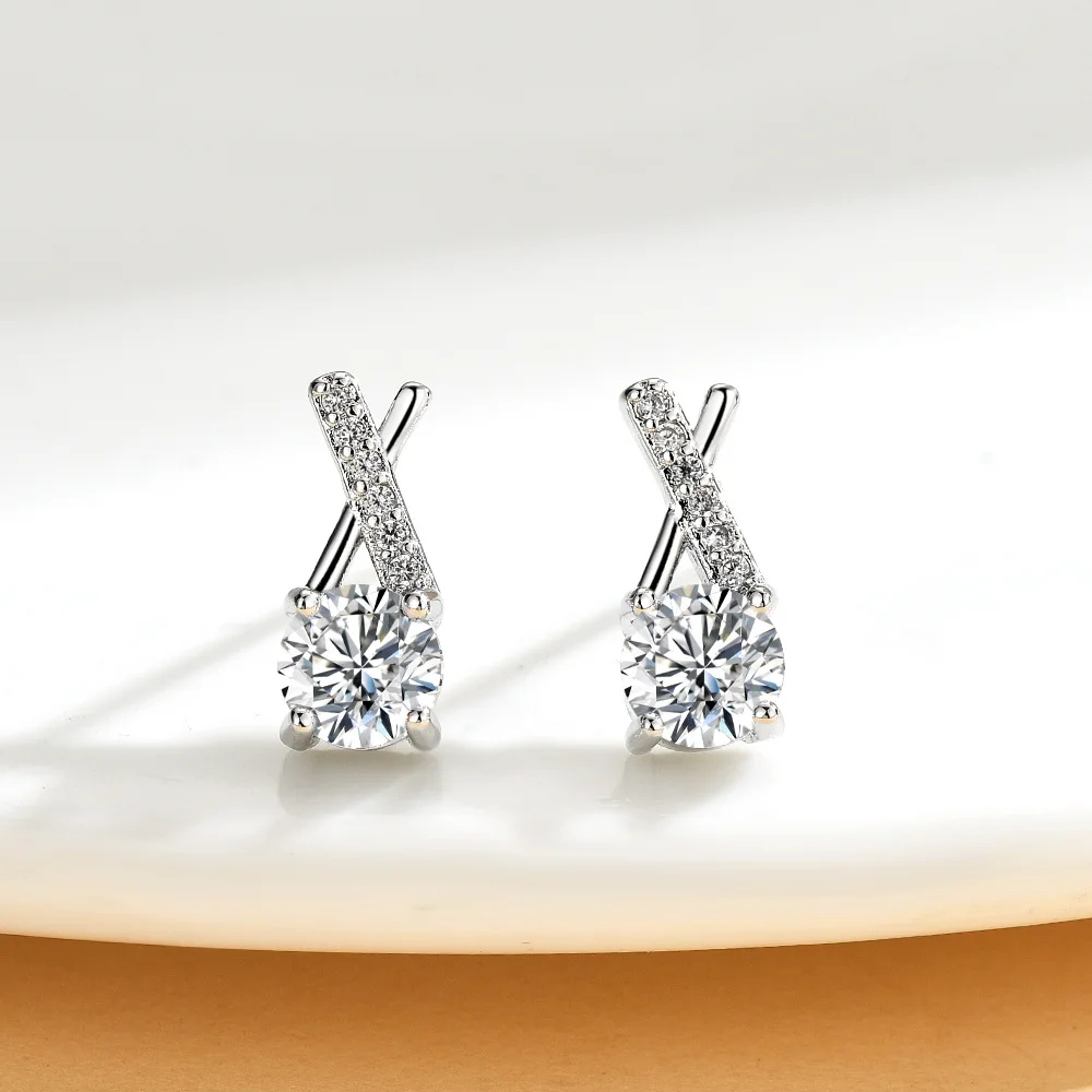 

Fashionable and light luxury four-pronged princess heart-shaped Moissanite stud earrings, high-end full-diamond earrings MED-34