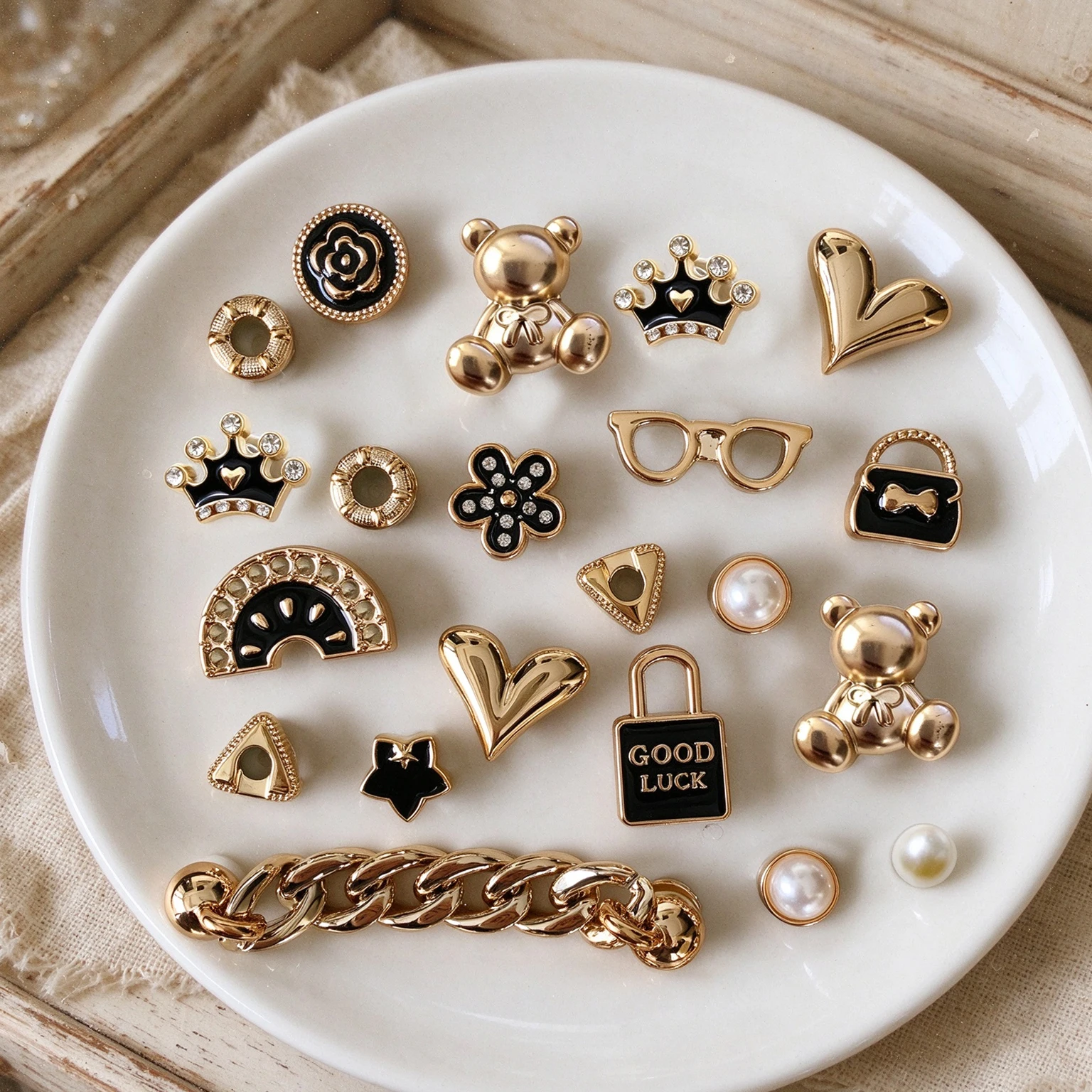 Golden Bear Shoe Charms Cute Detachable DIY Fashion Ornaments for Women Ideal Christmas Halloween Holiday Gifts Garden Bea