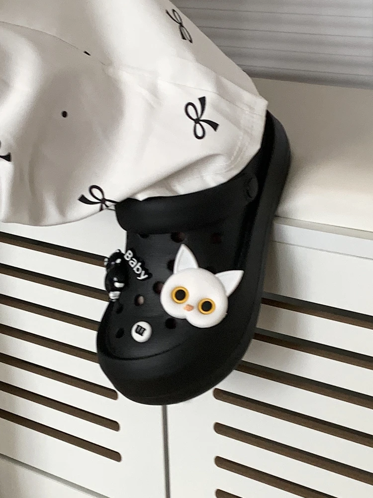 Cute Cat Slippers Garden Sandals Shoes Black And White Slippers For Women's Summer EVA Thick Soles Cool DIY Hole Shoes