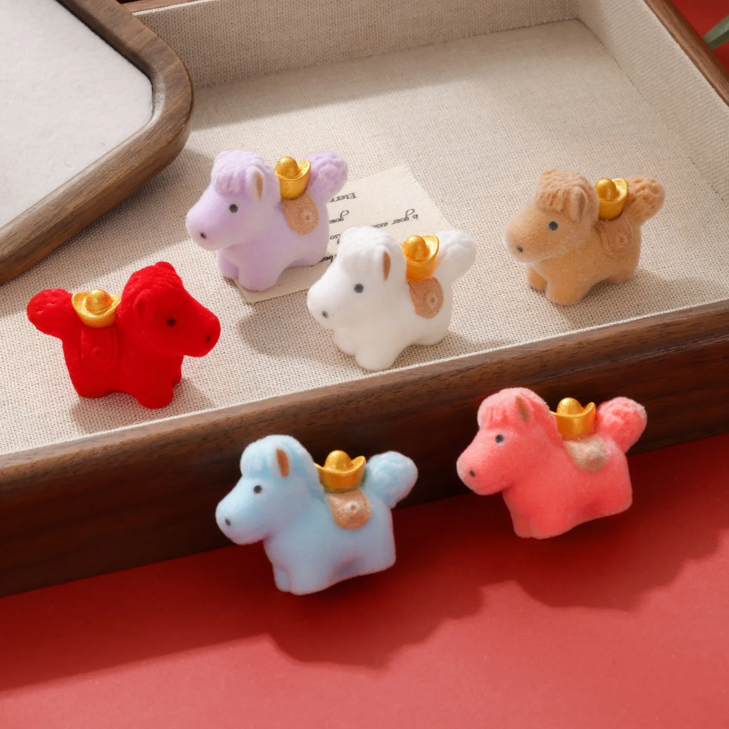 6 Piezas de Figuras Decorativas de Caballo de la Suerte, Miniaturas de Dibujos Animados, Colgantes, Adornos para el Hogar, Decoración de Escritorio, Decoración de Habitaciones, Regalo de Año Nuevo 2026