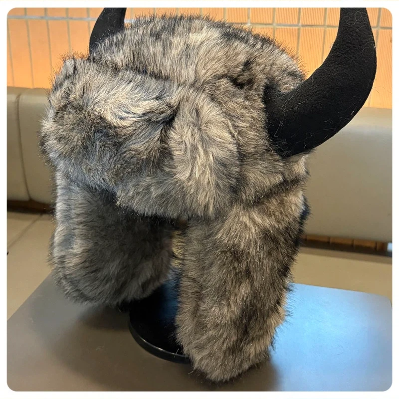 

Warm Ear-Protecting Winter Hat With Buffalo Horns And Fur For Men And Women Anti-Wind Cold-Resistant Style Bomber Cap