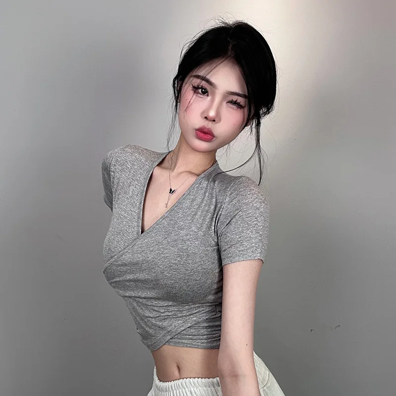 Korean Dongdaemun sexy hot girl bust-enhancing short-sleeve T-shirt for women slim-fit cropped navel-revealing top trendy