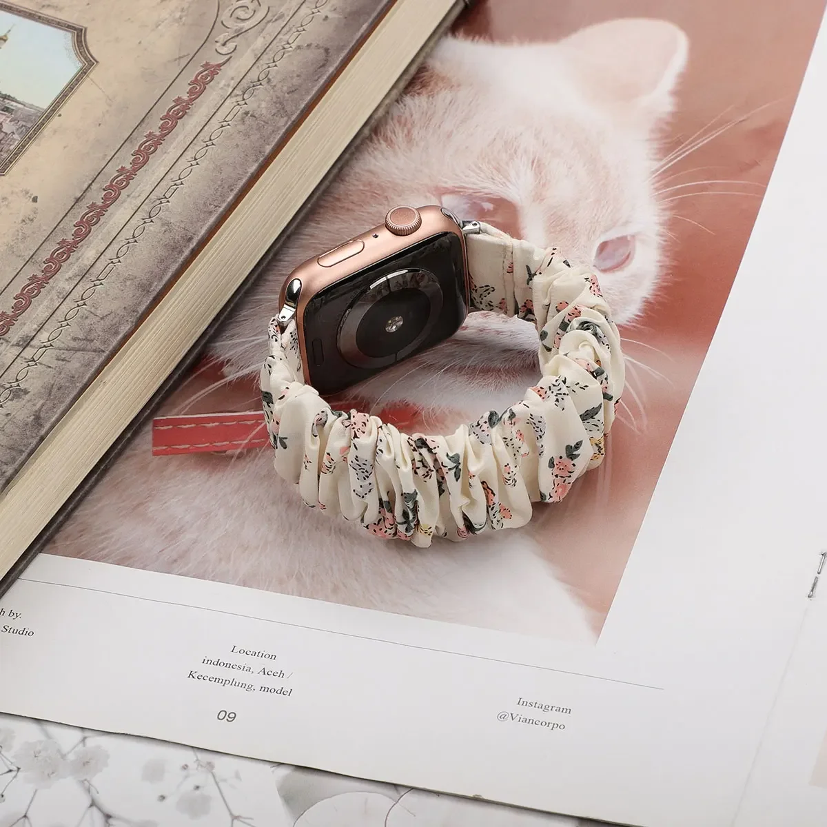 Scrunchie متوافق مع سوار ساعة أبل 49 مللي متر 40 مللي متر 41 مللي متر 38/42 مللي متر 44 مللي متر 45 مللي متر لطيف مطبوعة مطاطا لسلسلة iWatch 9 8 7 6 5 3 SE