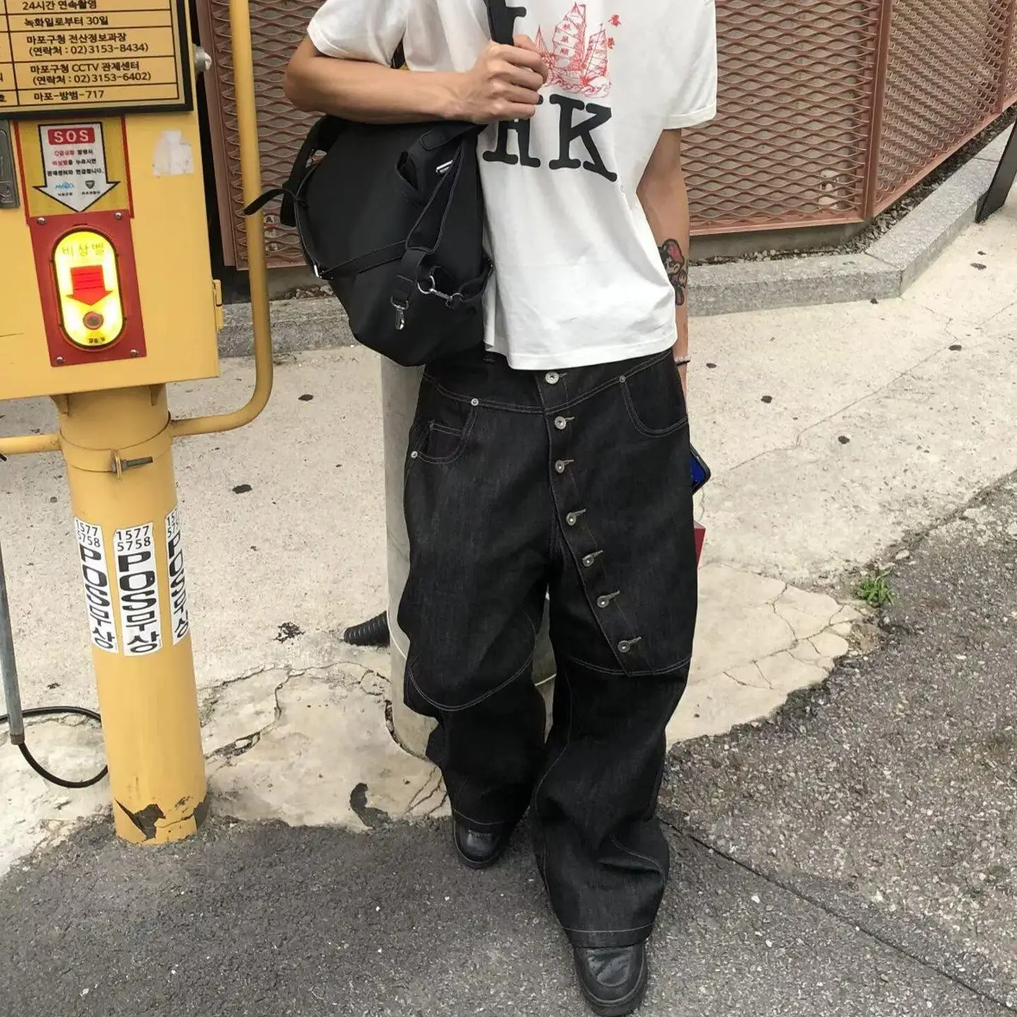 Men's Curved Single Breasted Button Jeans Street Style Pants Cool Boy Spring Sweatpants Male Vintage High Waist Trousers