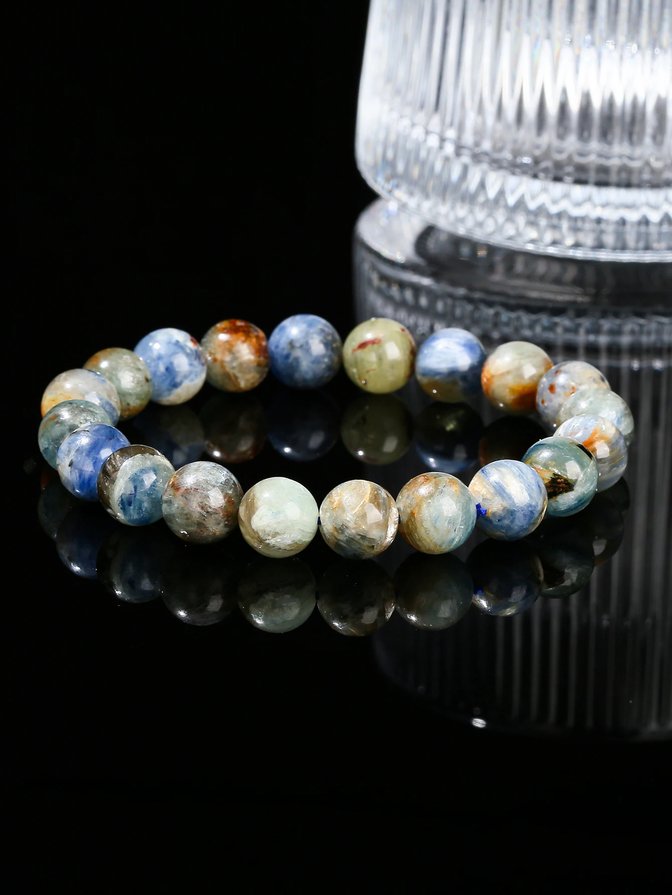 Armband aus Natursteinen, blaues Kyanit-Steinarmband, Edelsteinperlen, Chakra-Stein-Schmuck für Damen und Herren, spirituelles Geschenk. – Detail 3