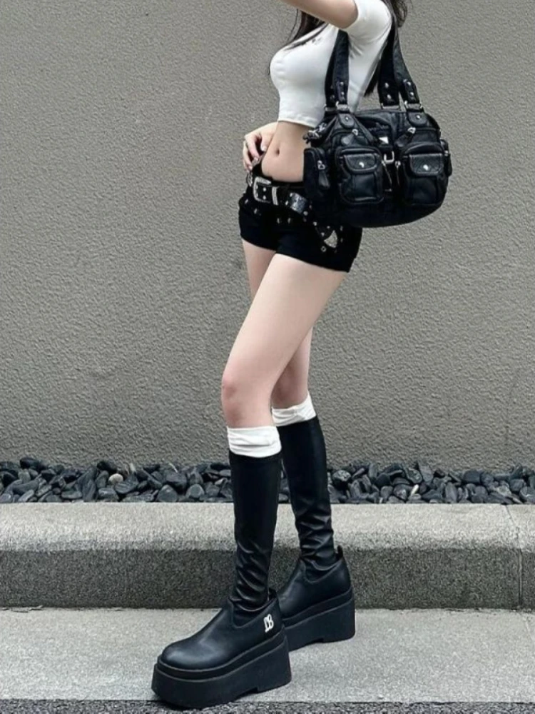 Pantaloncini da donna a vita bassa gotico Y2k streetwear stile europeo americano vintage primavera estate pantaloni slim moda rivetto Hotsweet