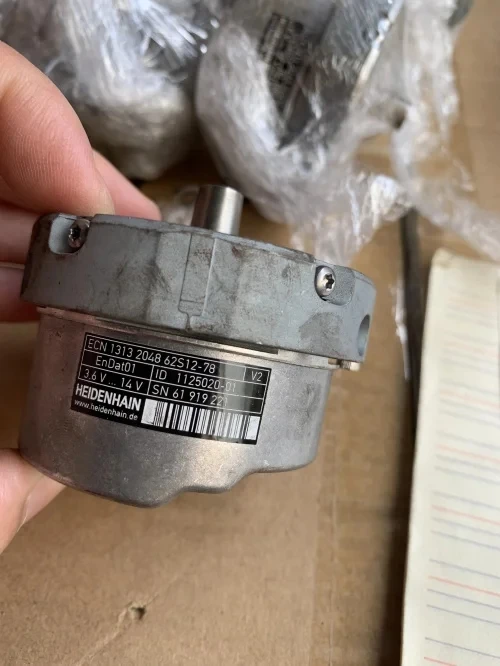 ECN 1313 2048 62S12-78 ID：1125020-01    encoder   ,   In good working condition, free shipping  a