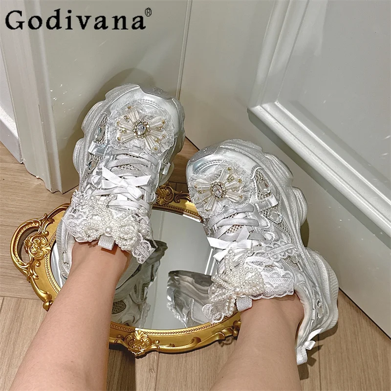 أحذية رياضية فضية سميكة سوليد مكتنزة للنساء أحذية رياضية بيضاء بفيونكة من حجر الراين متعددة الاستخدامات #3