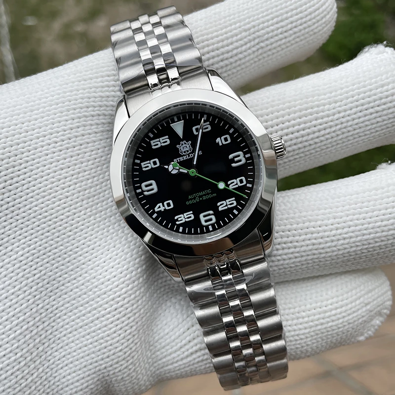 

STEELDIVE Mens Luxury Watches 39mm Fashion Automatic Mechanical Wristwatch Diver 20ATM Waterproof BGW-9 Luminous Sapphire NH35