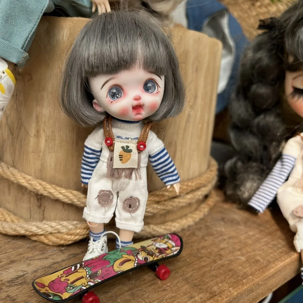Robe pour bébé Ob11, avec sangle arrière, vêtements pour bébé YMY, pantalon à la mode P9 BJD, ceinture pointue, vêtements de poupée GSC, 1/12